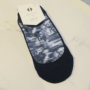NWT Tavi Low Rise Maddie Navy Tropic Toile Grip Socks